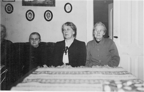 Tomine+Anna+Kristine+Marie - Fire døtre av Tore+Elen